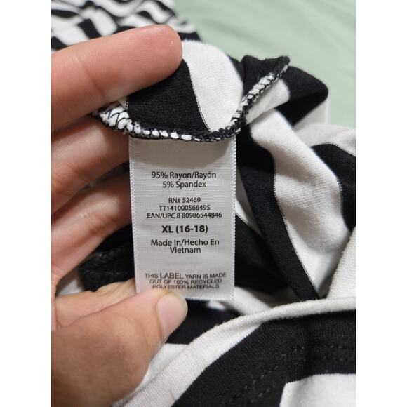 Time and tru xl women's black and white striped dress - Picture 7 of 10